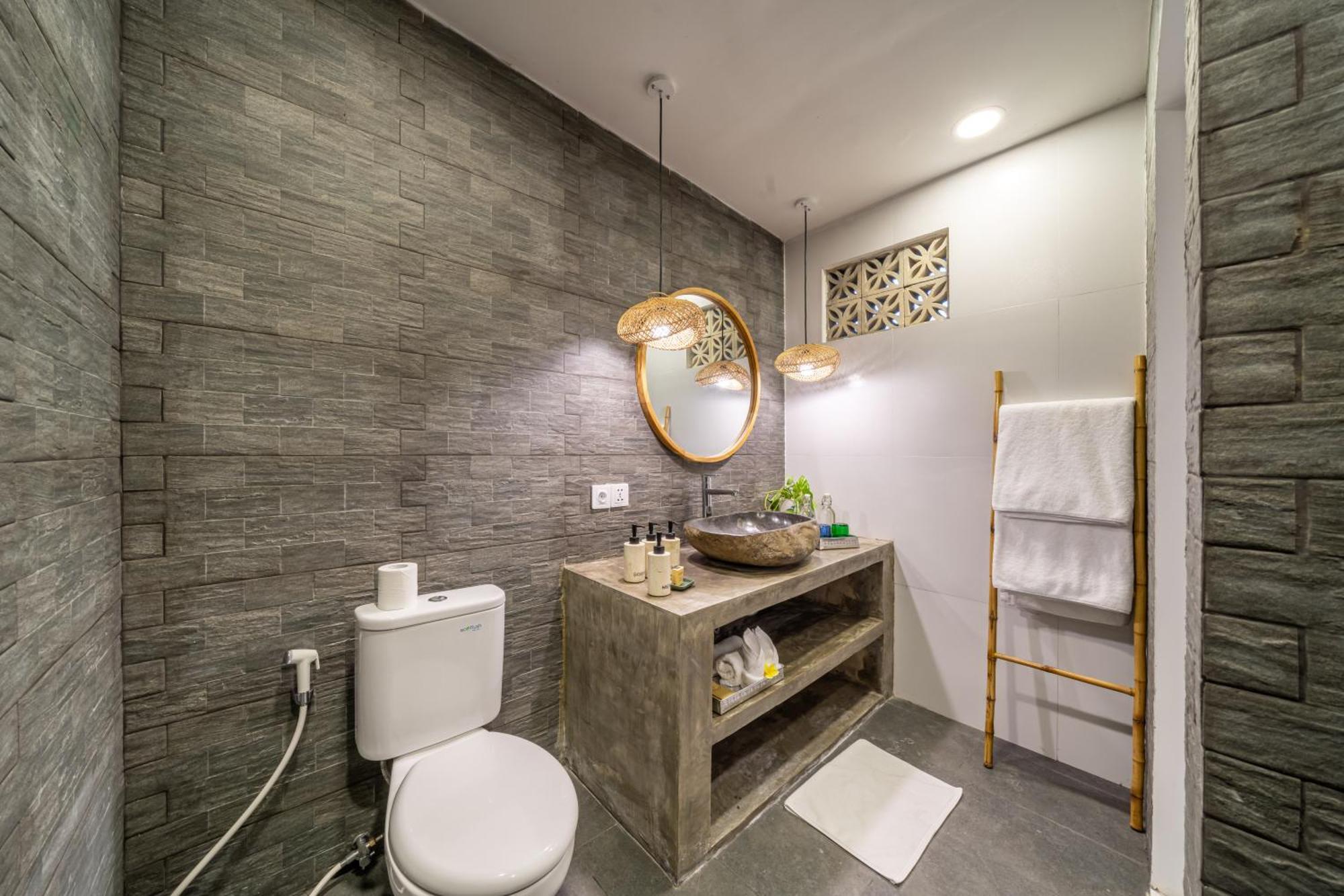 The Hepburn Stylish Single With Shared Pool 900m From * Seminyak (Bali)
