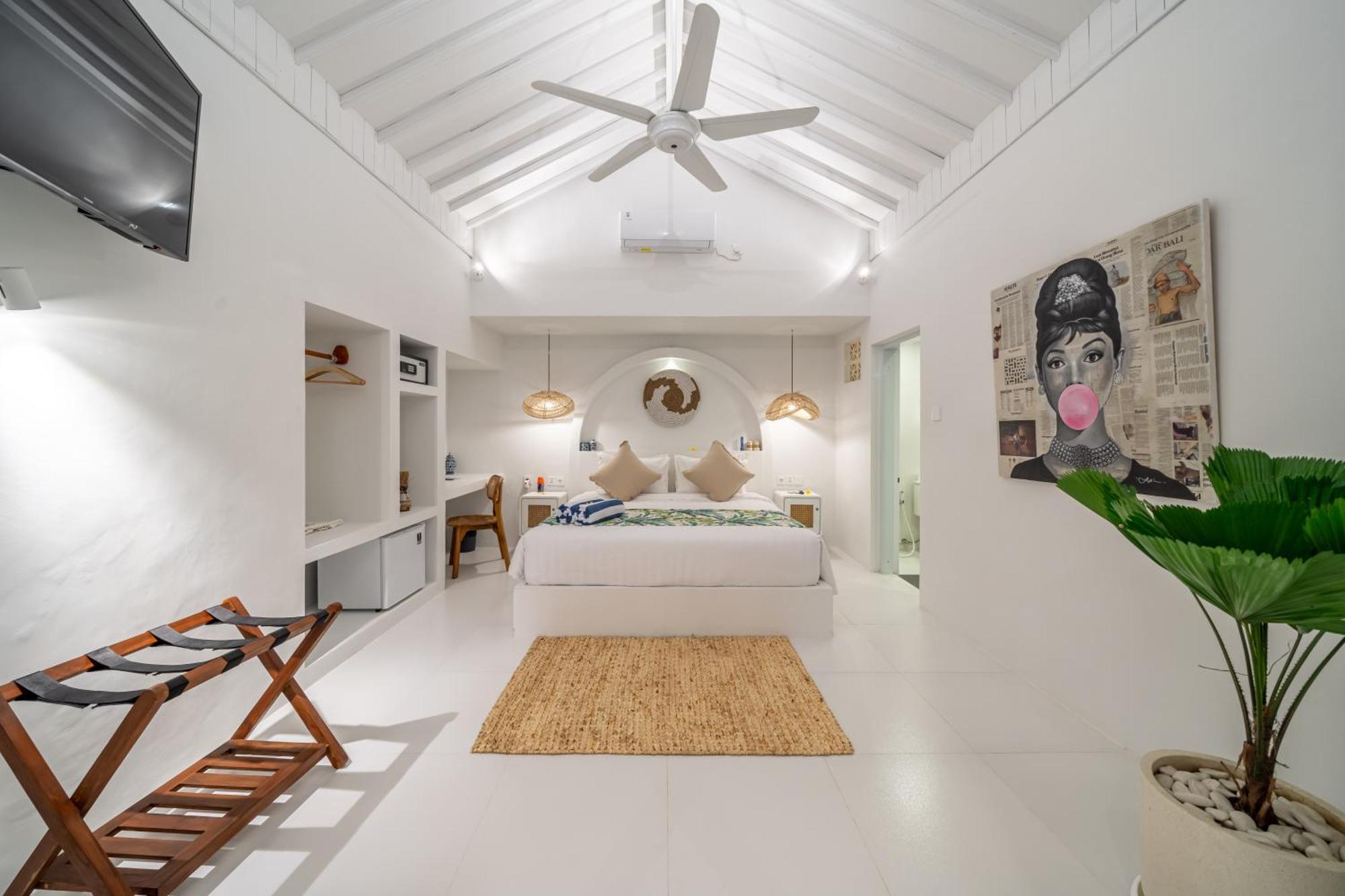 The Hepburn Stylish Single With Shared Pool 900m From Wisma tamu Seminyak (Bali)