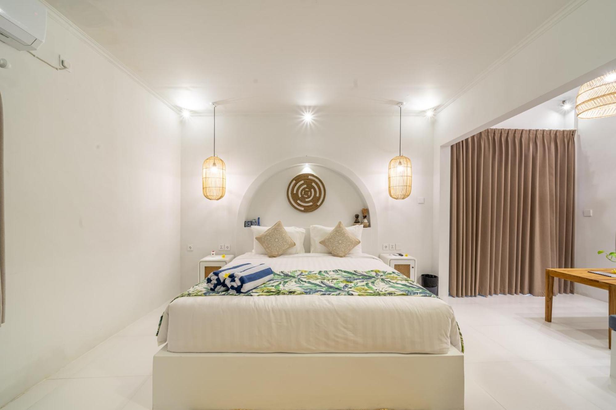 The Hepburn Stylish Single With Shared Pool 900m From Seminyak (Bali)