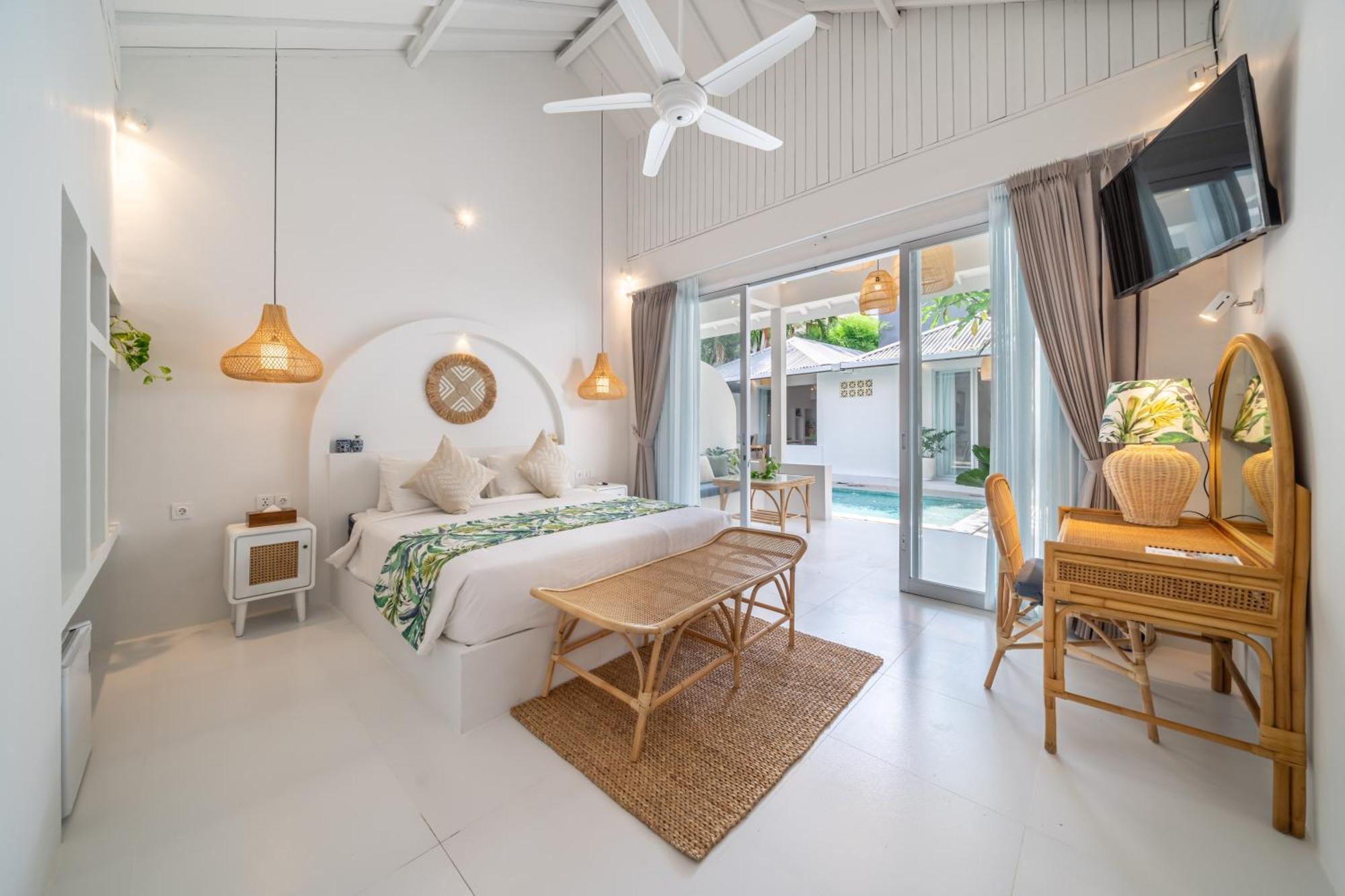 The Hepburn Stylish Single With Shared Pool 900m From * Seminyak (Bali)