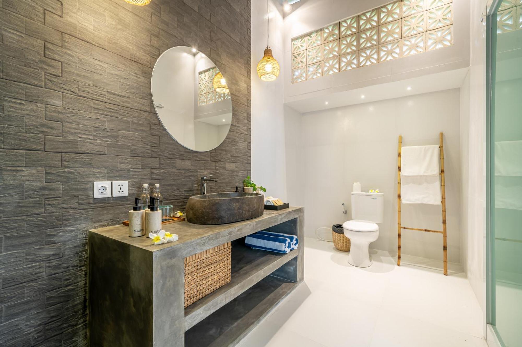 The Hepburn Stylish Single With Shared Pool 900m From * Seminyak (Bali)