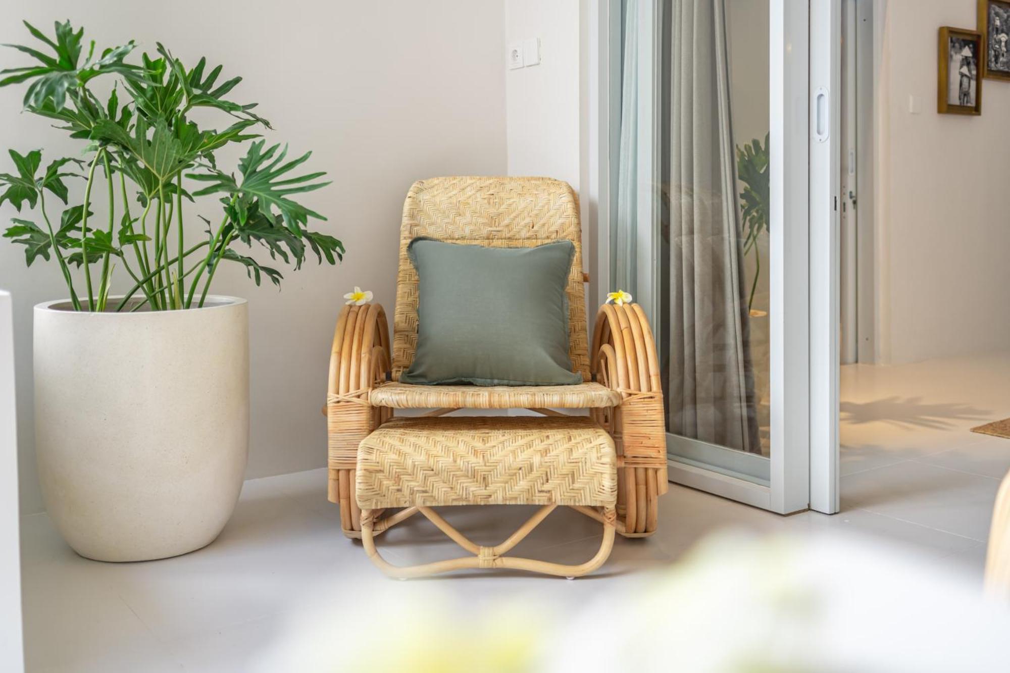 Wisma tamu The Hepburn Stylish Single With Shared Pool 900m From Seminyak (Bali)